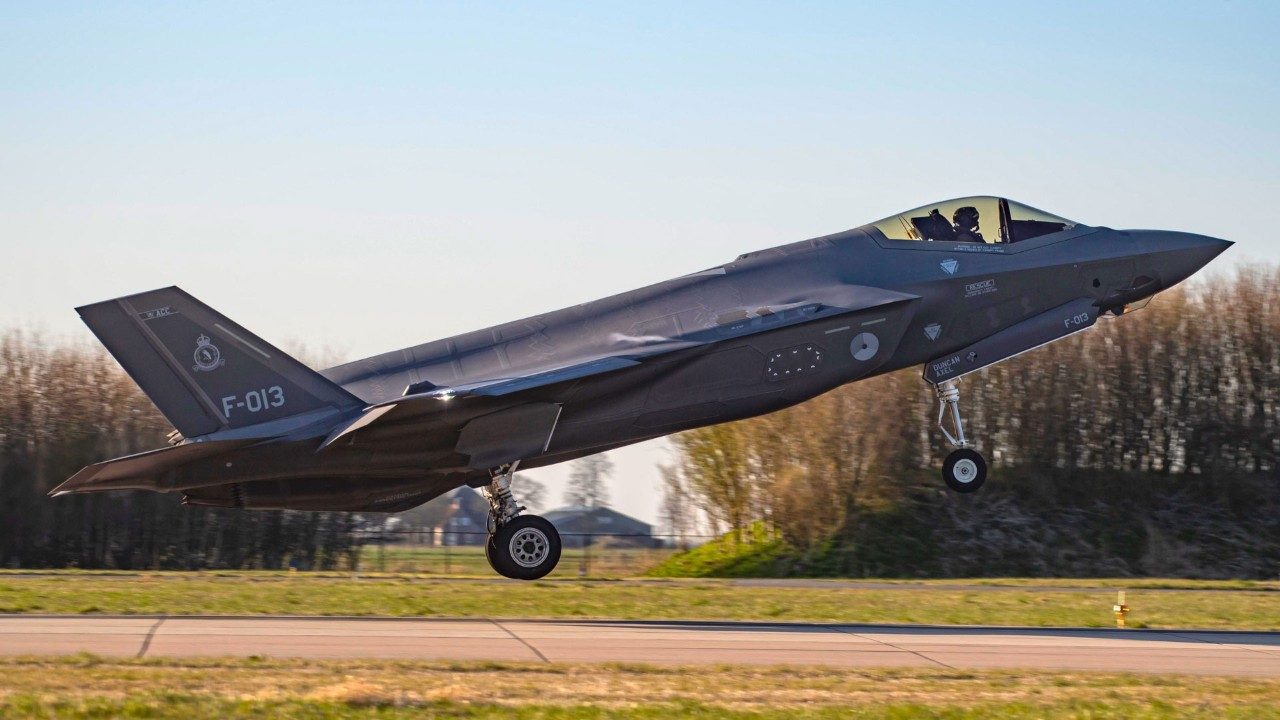 F-35s in air